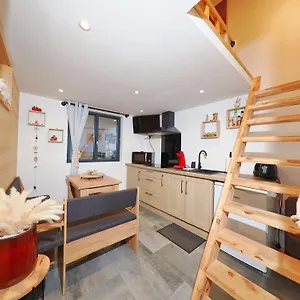 https://chez-sabrina.hotels-rhonealpes.com